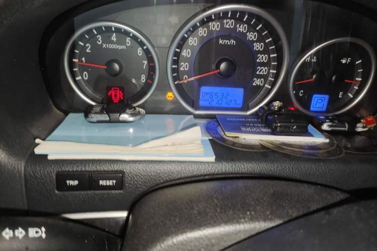 Used Hyundai Veracruz 2009 3.8L Comfort Edition Odometer Close Up