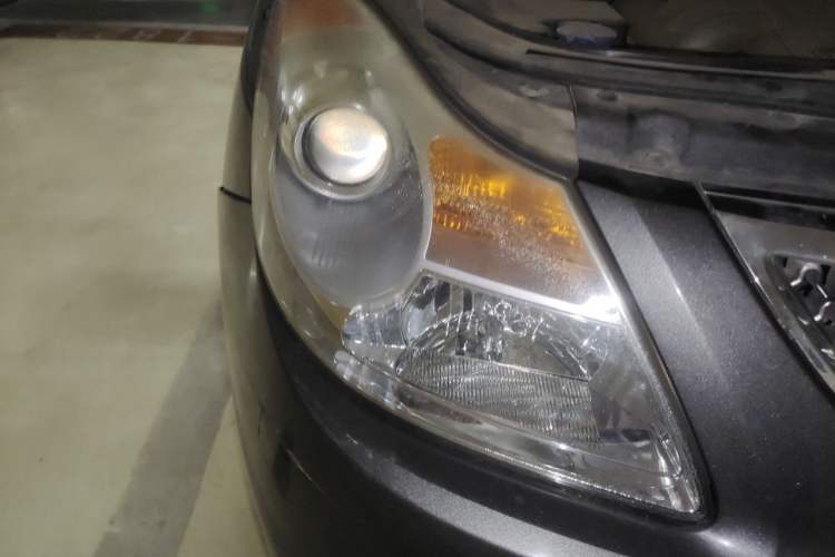 Used Hyundai Veracruz 2009 3.8L Comfort Edition Right Front Headlight