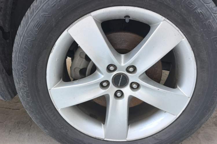 Used Hyundai Veracruz 2009 3.8L Luxury Edition Right Front Wheel Hub