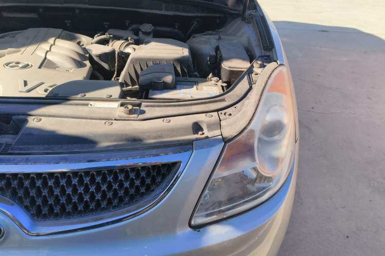 Used Hyundai Veracruz 2009 3.8L Comfort Edition Engine Bay Left