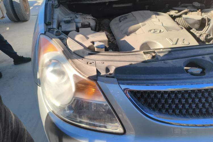 Used Hyundai Veracruz 2009 3.8L Comfort Edition Engine Bay Right