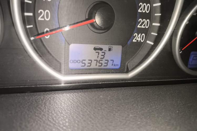 Used Hyundai Veracruz 2009 3.8L Luxury Edition Odometer Close Up