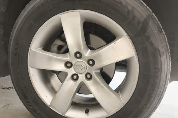 Used Hyundai Veracruz 2009 3.8L Luxury Edition Right Front Wheel Hub