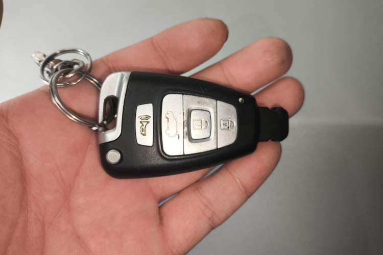 Used Hyundai Veracruz 2009 3.8L Luxury Edition Vehicle Key