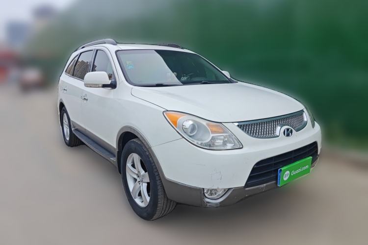 Used Hyundai Veracruz 2009 3.8L Comfort Edition Front Right 45 Deg