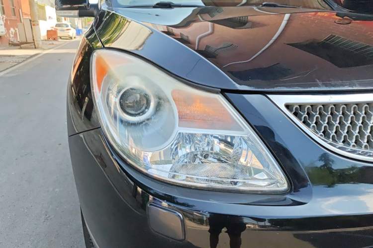 Used Hyundai Veracruz 2012 3.8L Luxury Edition Right Front Headlight