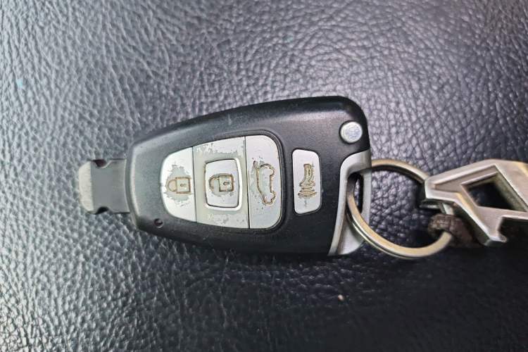 Used Hyundai Veracruz 2012 3.8L Luxury Edition Vehicle Key
