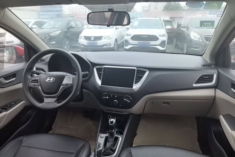 Used Hyundai Verna (new generation) 2016 1.4L Automatic Cool Edition GLS Interior 1