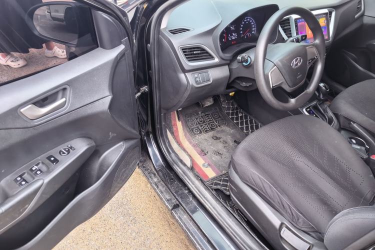 Used Hyundai Verna (new generation) 2016 1.4L Automatic Cool Edition GLS Driver Seat