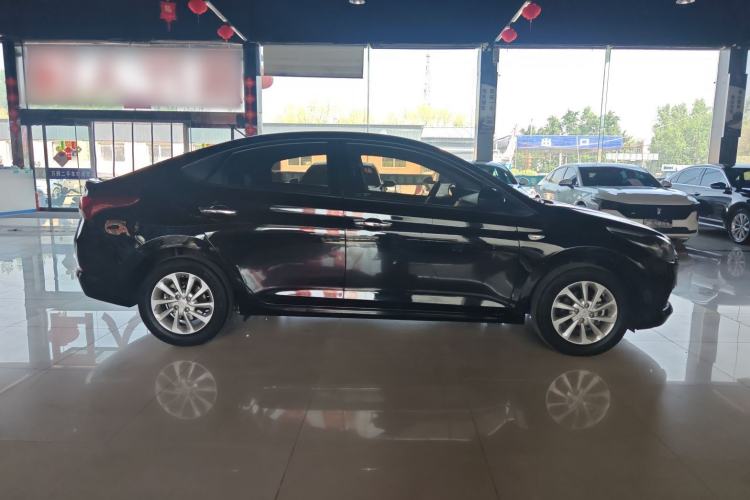 Used Hyundai Verna (new generation) 2016 1.4L Manual Cool Edition GLS Exterior 2