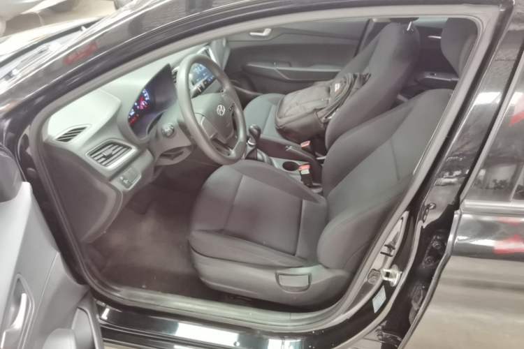 Used Hyundai Verna (new generation) 2016 1.4L Manual Cool Edition GLS Left Front Seat