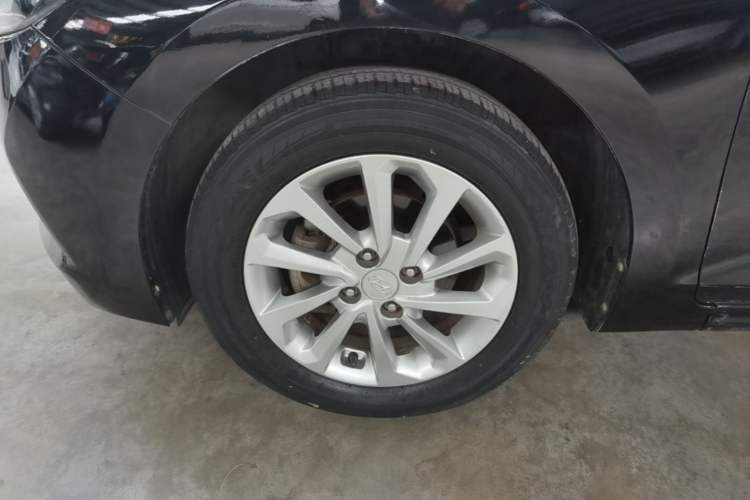 Used Hyundai Verna (new generation) 2016 1.4L Manual Cool Edition GLS Left Front Wheel Hub