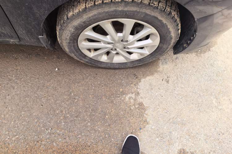 Used Hyundai Verna (new generation) 2016 1.4L Automatic Cool Edition GLS Right Front Wheel Hub