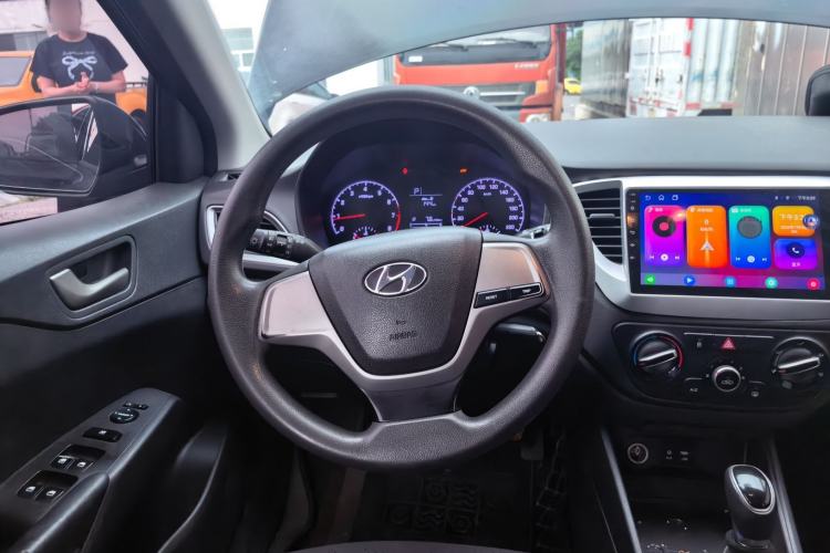 Used Hyundai Verna (new generation) 2016 1.4L Automatic Cool Edition GLS Steering Wheel