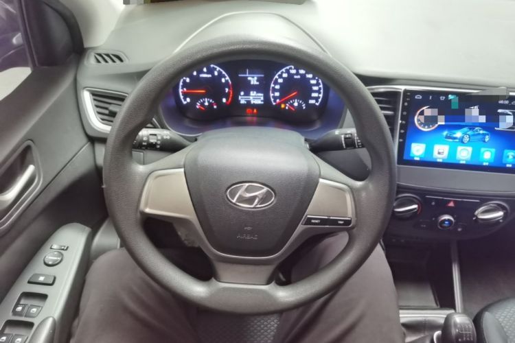 Used Hyundai Verna (new generation) 2016 1.4L Manual Cool Edition GLS Steering Wheel