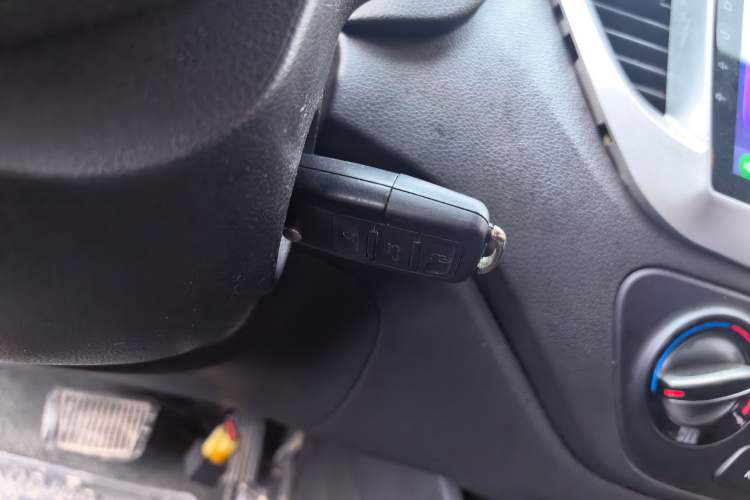 Used Hyundai Verna (new generation) 2016 1.4L Automatic Cool Edition GLS Vehicle Key
