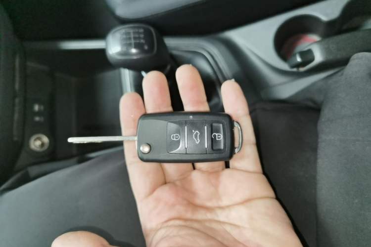 Used Hyundai Verna (new generation) 2016 1.4L Manual Cool Edition GLS Vehicle Key