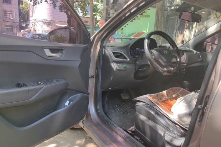 Used Hyundai Verna (new generation) 2016 1.4L Automatic Cool Edition GLS Driver Seat