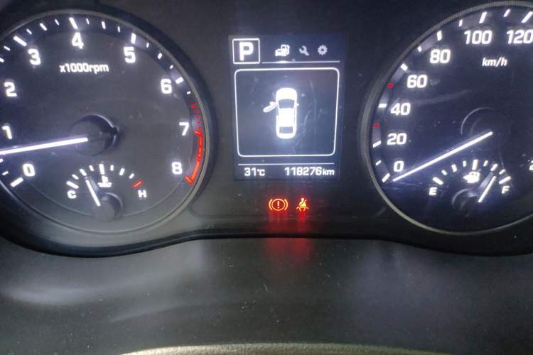 Used Hyundai Verna (new generation) 2016 1.4L Automatic Sport Edition Odometer Close Up