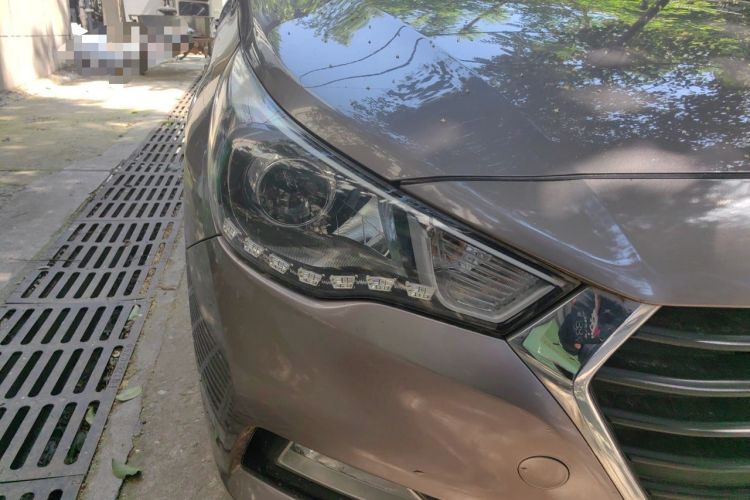 Used Hyundai Verna (new generation) 2016 1.4L Automatic Cool Edition GLS Right Front Headlight