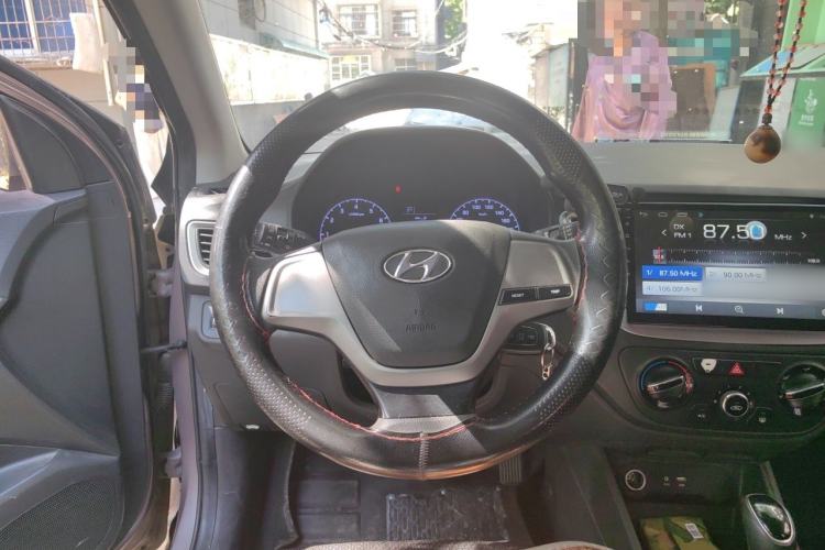 Used Hyundai Verna (new generation) 2016 1.4L Automatic Cool Edition GLS Steering Wheel