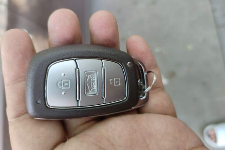 Used Hyundai Verna (new generation) 2016 1.4L Automatic Sport Edition Vehicle Key