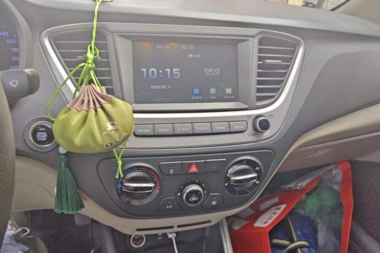Used Hyundai Verna (new generation) 2016 1.4L Automatic Elite Edition TOP Audio And AC Panel