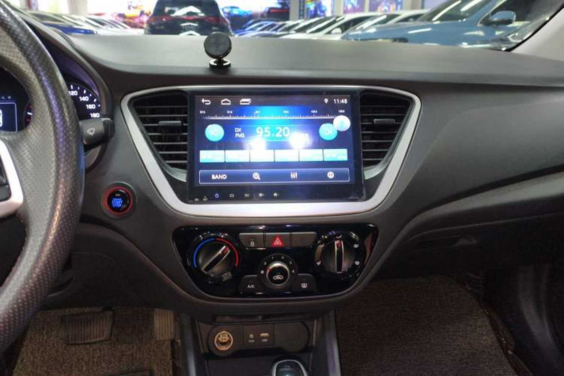 Used Hyundai Verna (new generation) 2016 1.4L Automatic Sport Edition Audio And AC Panel