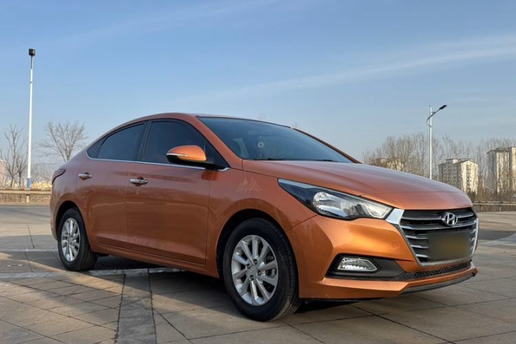 Used Hyundai Verna (new generation) 2016 1.4L Automatic Elite Edition TOP Exterior 4