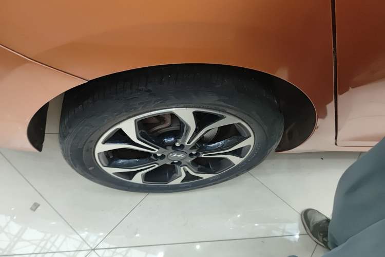 Used Hyundai Verna (new generation) 2016 1.6L Automatic Elite Edition TOP Exterior 5