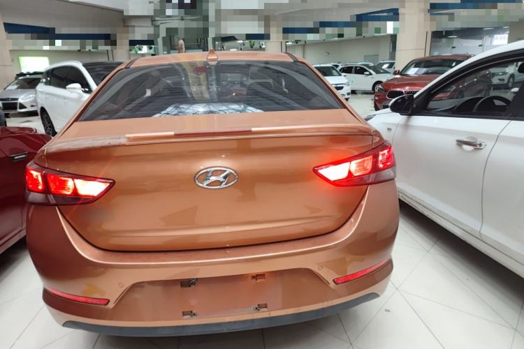 Used Hyundai Verna (new generation) 2016 1.6L Automatic Elite Edition TOP Rear