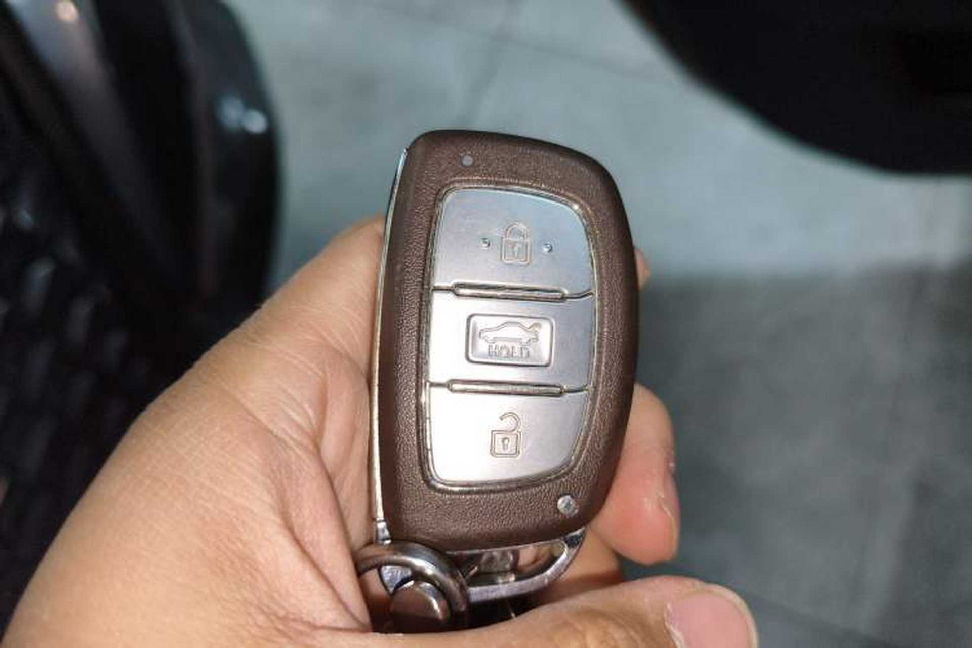 Used Hyundai Verna (new generation) 2016 1.4L Automatic Sport Edition Vehicle Key