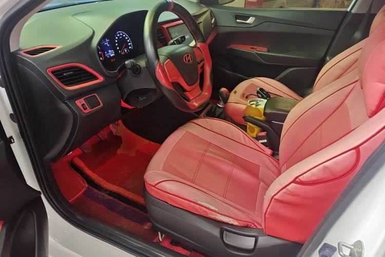 Used Hyundai Verna (new generation) 2016 1.4L Manual Cool Edition GLS Left Front Seat