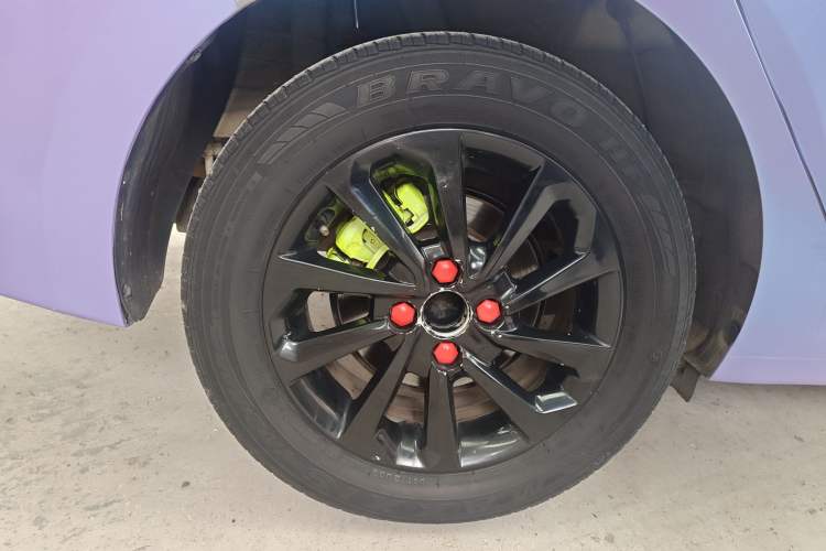 Used Hyundai Verna (new generation) 2016 1.4L Manual Cool Edition GLS Right Front Wheel Hub