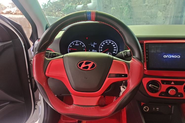 Used Hyundai Verna (new generation) 2016 1.4L Manual Cool Edition GLS Steering Wheel