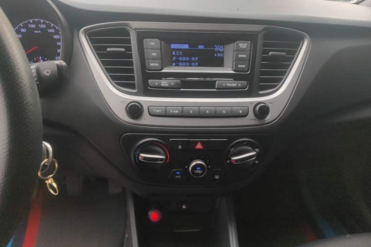 Used Hyundai Verna (new generation) 2016 1.4L Manual Cool Edition GLS Audio And AC Panel