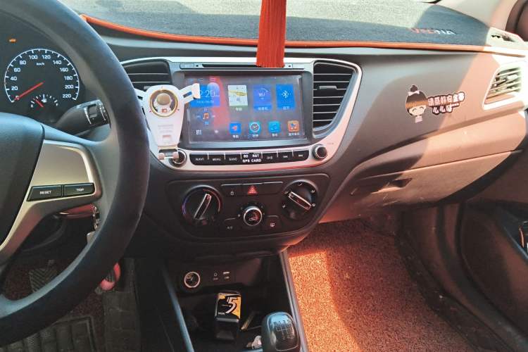 Used Hyundai Verna (new generation) 2016 1.4L Manual Youth Edition GS Audio And AC Panel
