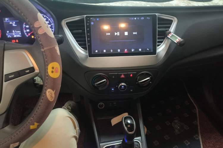 Used Hyundai Verna (new generation) 2016 1.4L Automatic Cool Edition GLS Audio And AC Panel