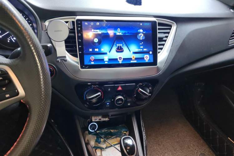 Used Hyundai Verna (new generation) 2016 1.4L Automatic Sport Edition Audio And AC Panel