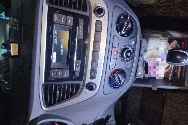 Used Hyundai Verna (new generation) 2016 1.4L Automatic Cool Edition GLS Audio And AC Panel