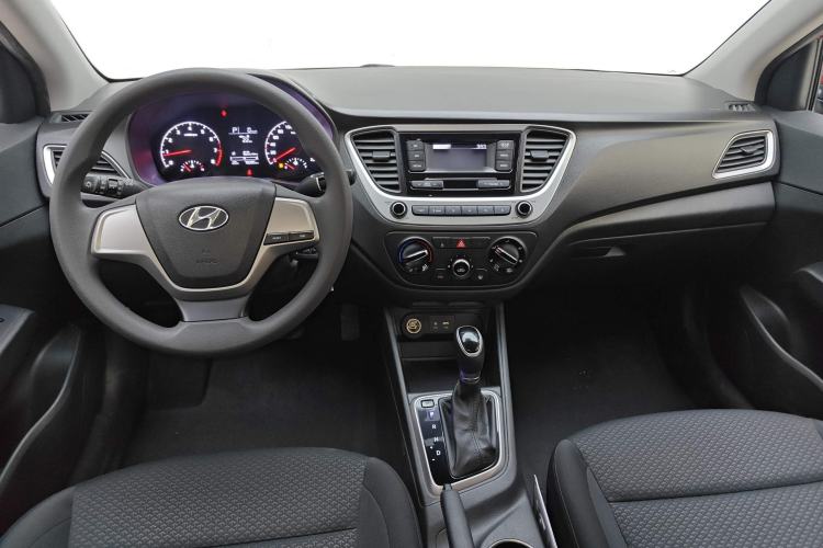 Used Hyundai Verna (new generation) 2016 1.4L Automatic Cool Edition GLS Center Console