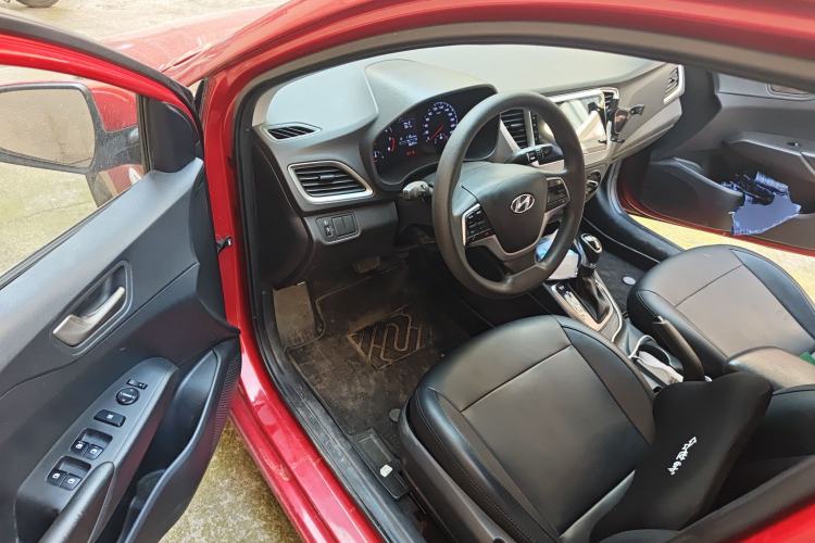 Used Hyundai Verna (new generation) 2016 1.4L Automatic Cool Edition GLS Driver Seat