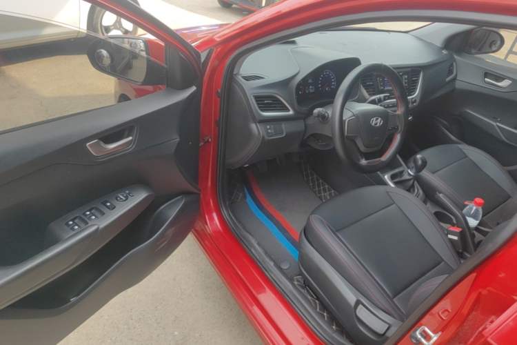 Used Hyundai Verna (new generation) 2016 1.4L Manual Cool Edition GLS Driver Seat