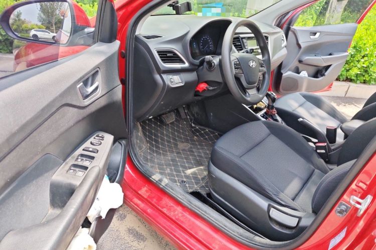 Used Hyundai Verna (new generation) 2016 1.4L Automatic Elite Edition TOP Driver Seat