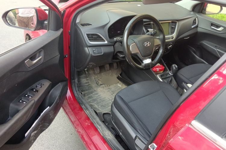 Used Hyundai Verna (new generation) 2016 1.4L Manual Cool Edition GLS Driver Seat