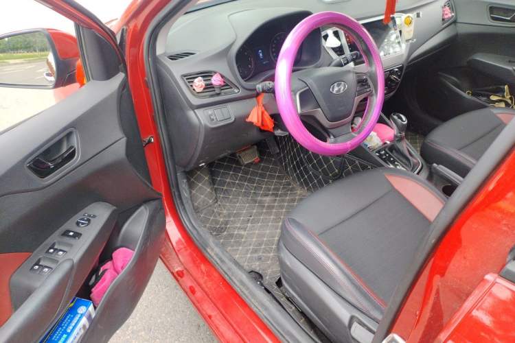 Used Hyundai Verna (new generation) 2016 1.4L Automatic Sport Edition Driver Seat