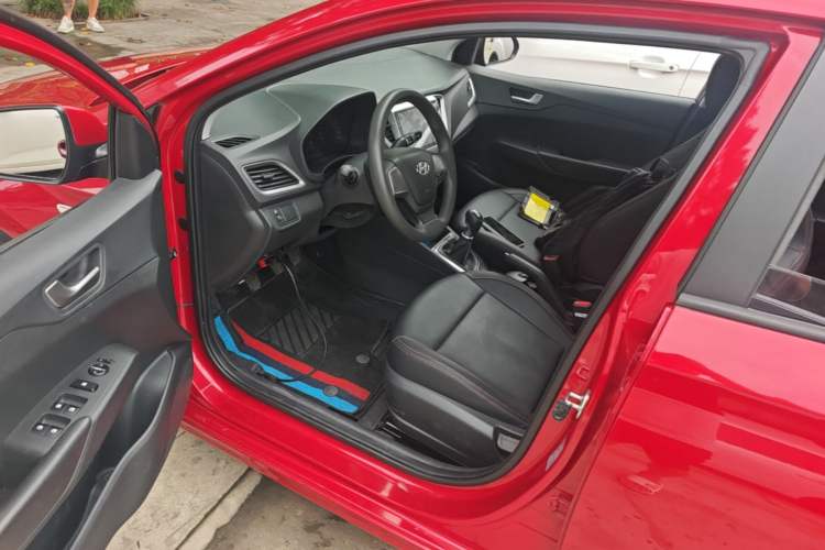 Used Hyundai Verna (new generation) 2016 1.4L Manual Cool Edition GLS Driver Seat