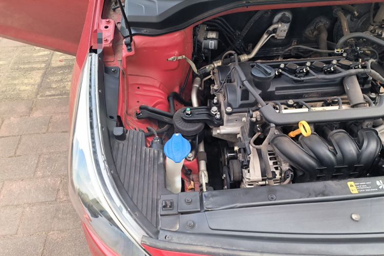 Used Hyundai Verna (new generation) 2016 1.4L Automatic Cool Edition GLS Engine Bay Right