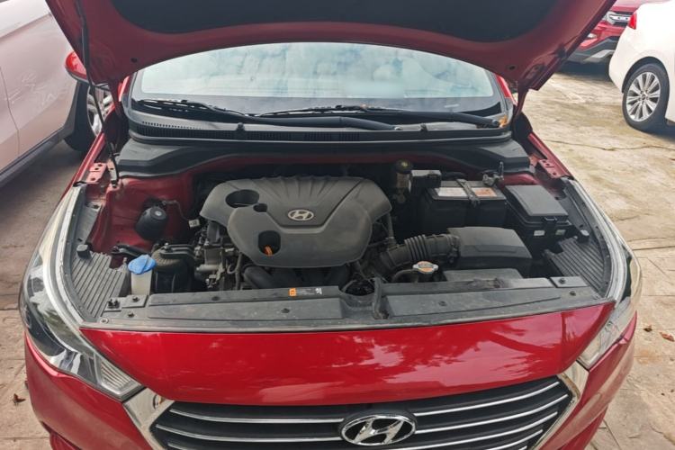 Used Hyundai Verna (new generation) 2016 1.4L Manual Cool Edition GLS Engine Bay