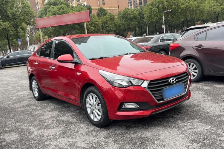 Used Hyundai Verna (new generation) 2016 1.4L Automatic Sport Edition Exterior 2